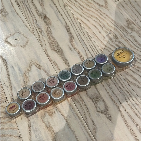 Scentsy wax melts assorted scents lot of 16 - Picture 1 of 4